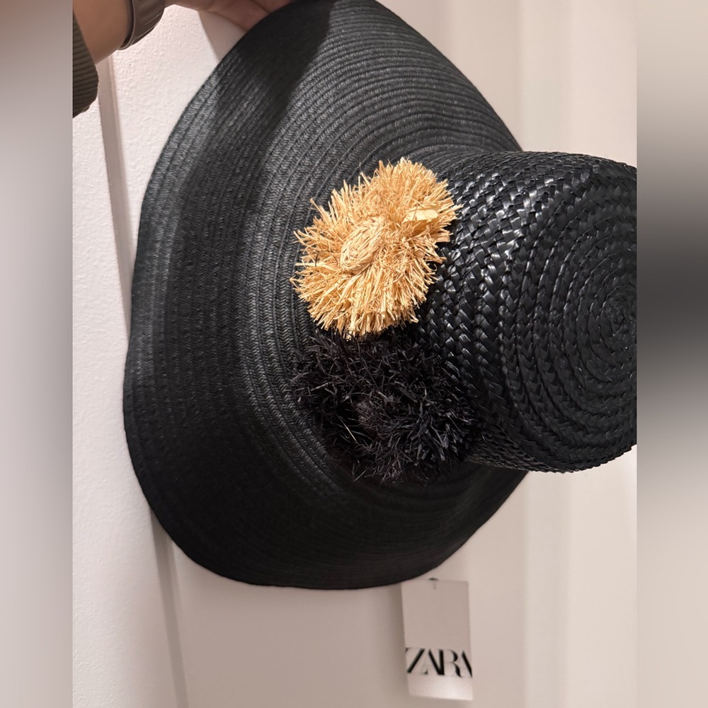 Zara beach HAT
